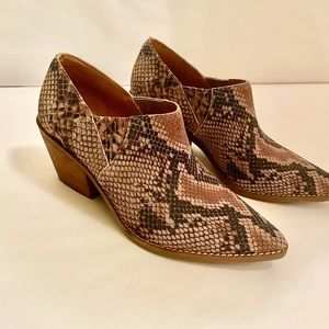Brand new Lucky Brand Ankle booties
